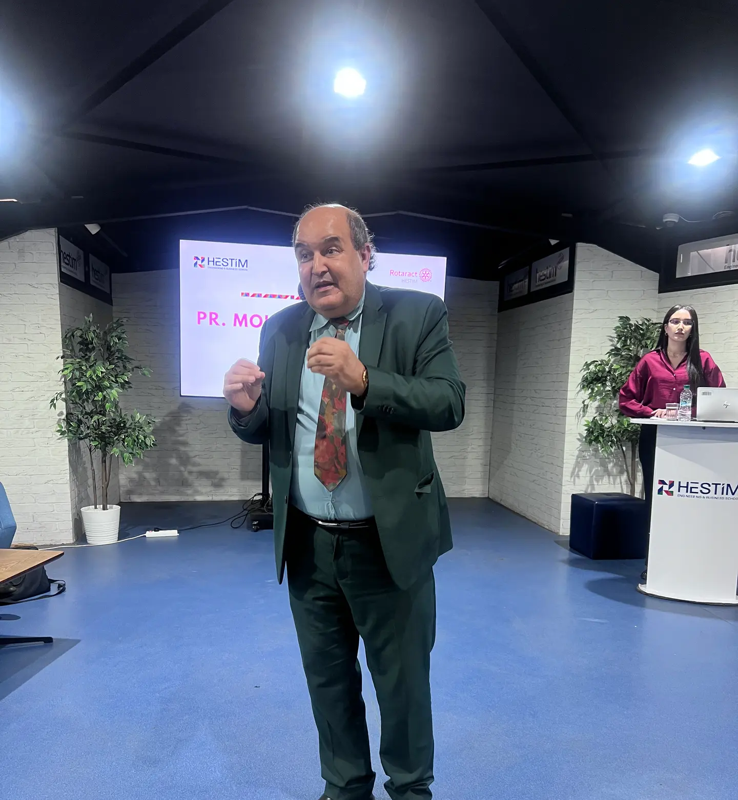 Conférence sur la santé morale à HESTIM