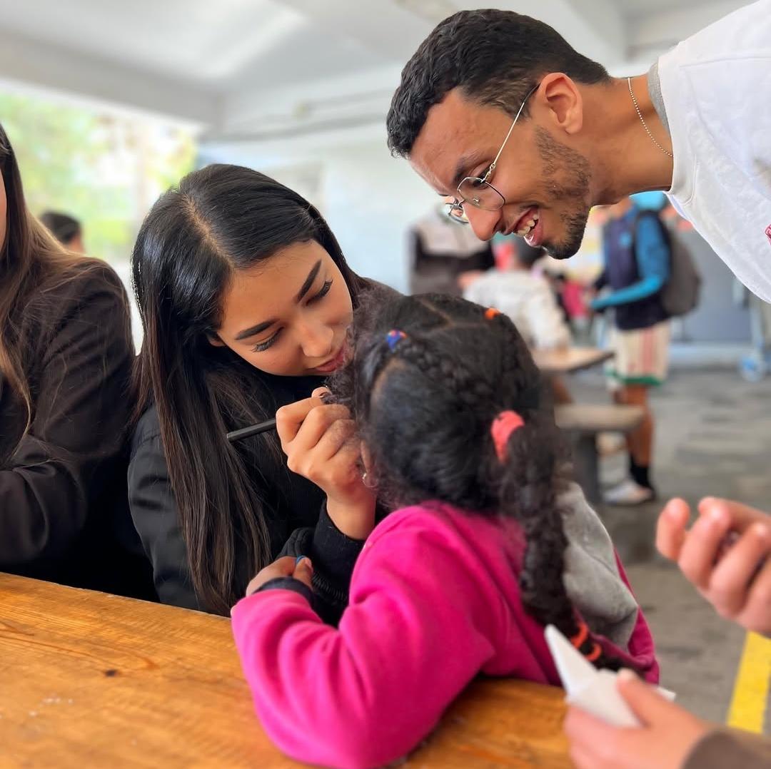 Étudiants du Club Lions HESTIM lors d’une visite solidaire dans un orphelinat à Casablanca